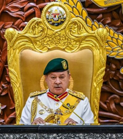 Melentur buluh biarlah dari rebungnya