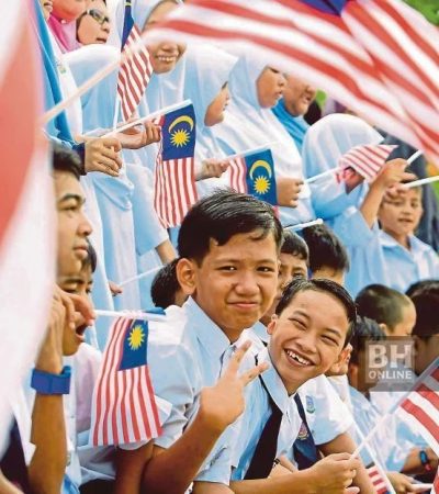 Lemah bahasa kebangsaan calar hak sebagai warganegara